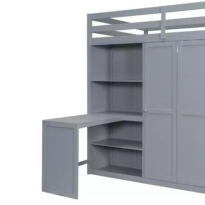 Letto a soppalco full size grigio/bianco con appendiabiti, mensole pieghevoli e scrivania integrata, 1 posto letto