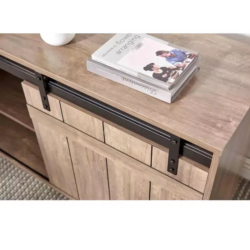 Scrivania a L color legno anticato/nocciola con credenza e anta scorrevole a serranda