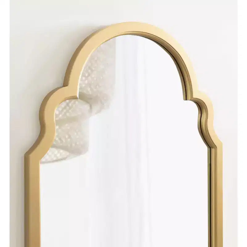 Specchio da parete ad arco smerlato, cornice nera / oro / grigia / marrone rustico / argento, singolo