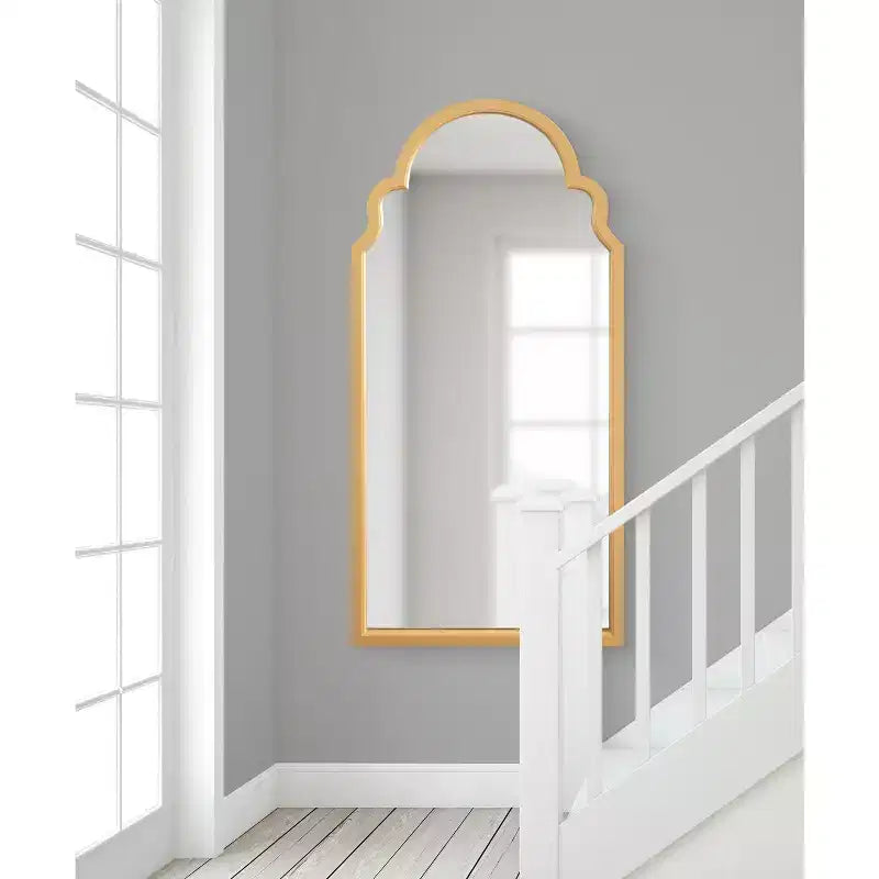 Specchio da parete ad arco smerlato, cornice nera / oro / grigia / marrone rustico / argento, singolo