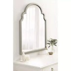 Specchio da parete ad arco smerlato, cornice nera / oro / grigia / marrone rustico / argento, singolo